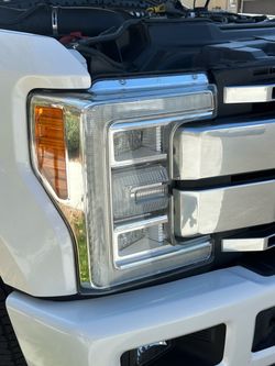 2019 f-350 LED headlights and Platinum grille low miles perfect