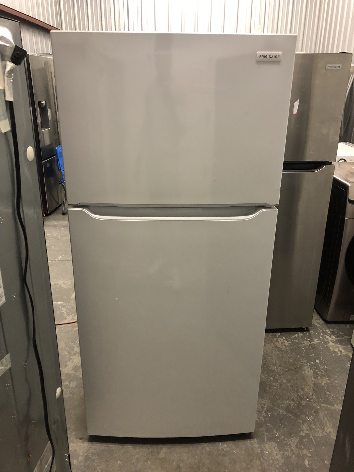 New Frigidaire Scratch And Dent Refrigerator 