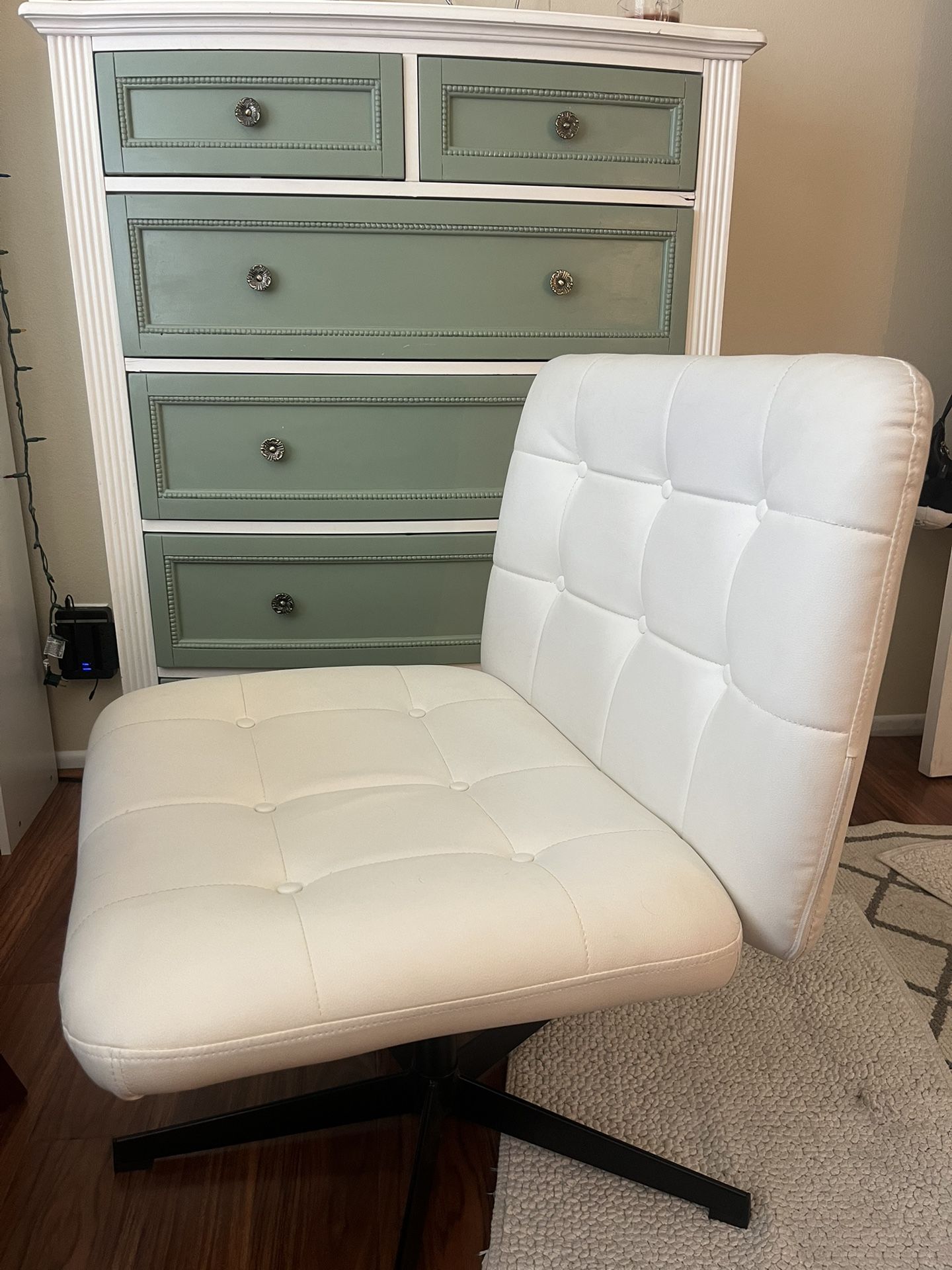 Criss Cross Leather Chair (White)