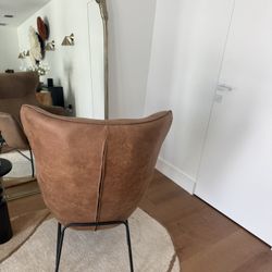 Faux Leather High Back Chair  (tan In Color) Great Condition No Rips Or Damage