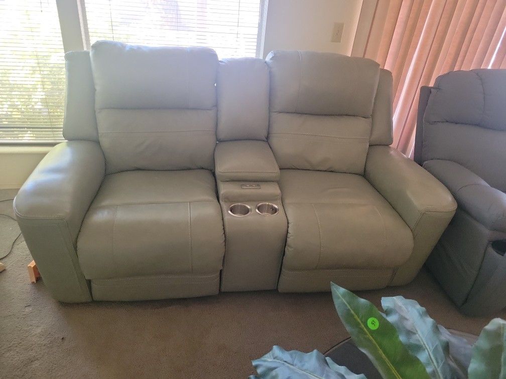 2 Seat Recliner Couch