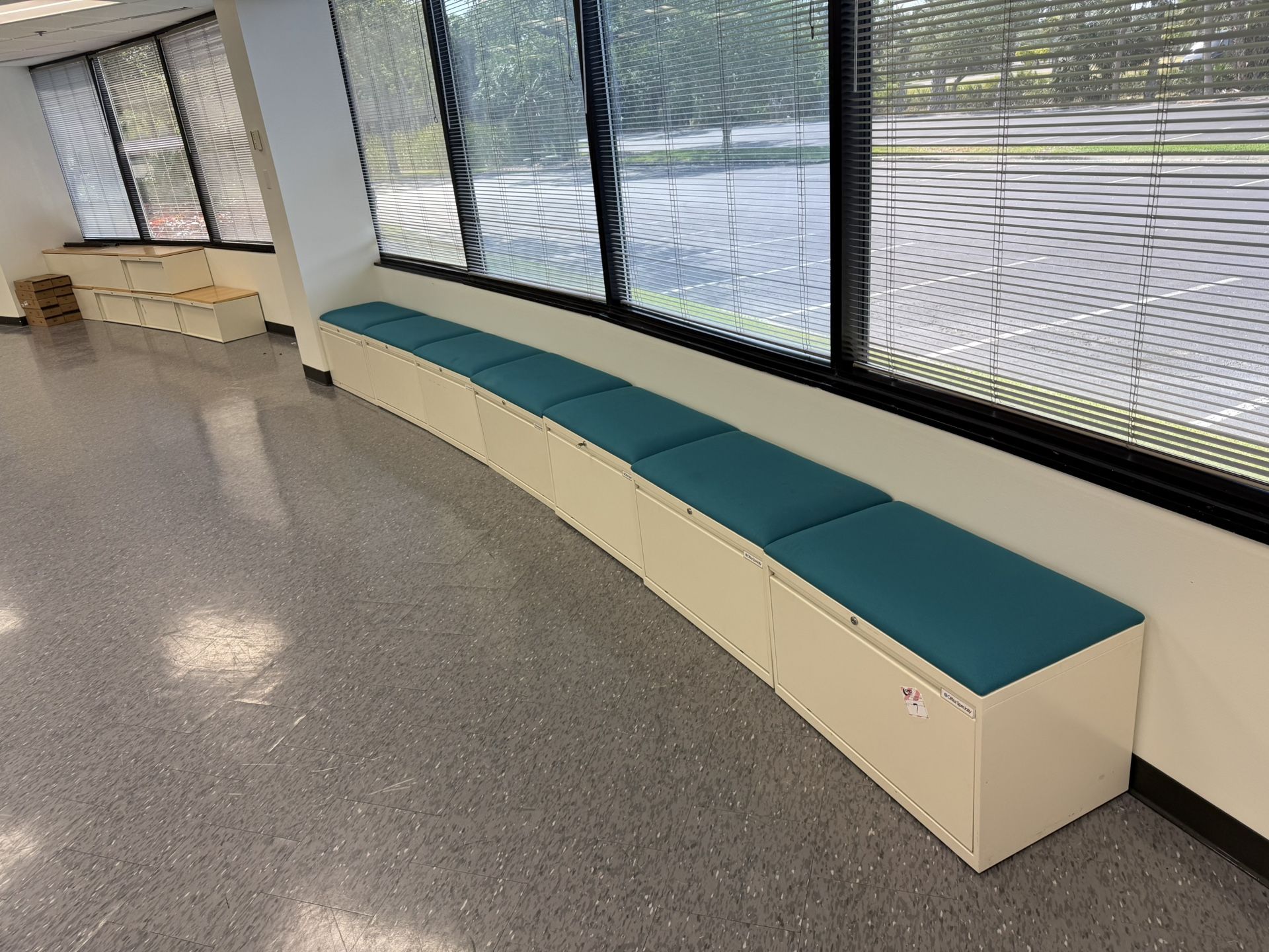 Filing Cabinet/seat 