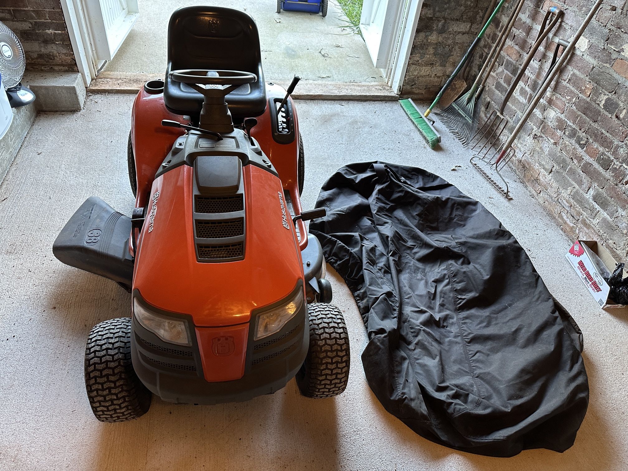 Like-New 38” Ride On Mower Husqvarna LTA 18538