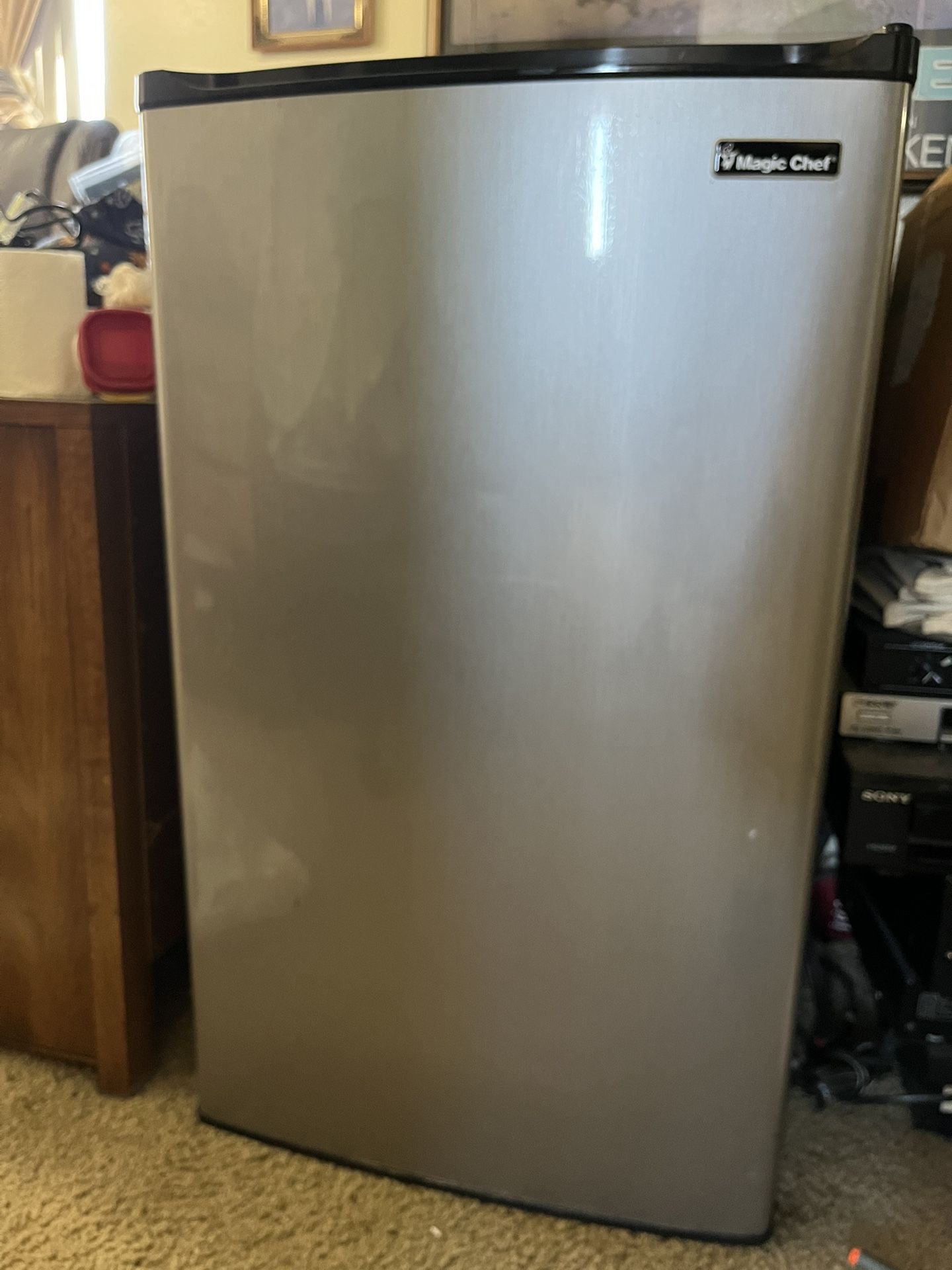 Magic Chef Mini Refrigerator