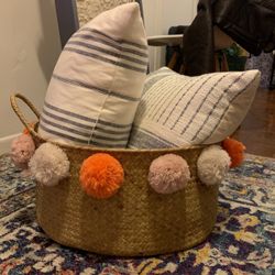 Storage basket 
