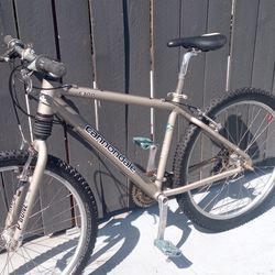 Cannondale  F300 With P- Bone Forks