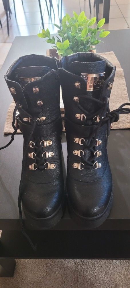 GUESS BOOTS