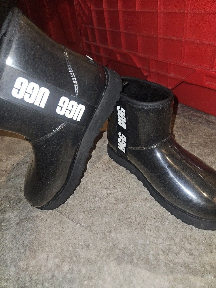 Ugg Size 8 $60