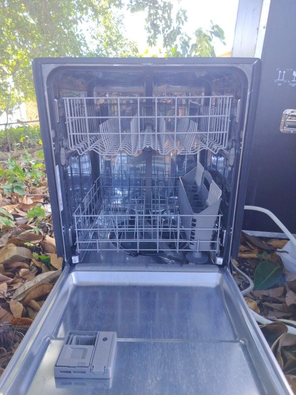 Whirlpool Dishwasher New