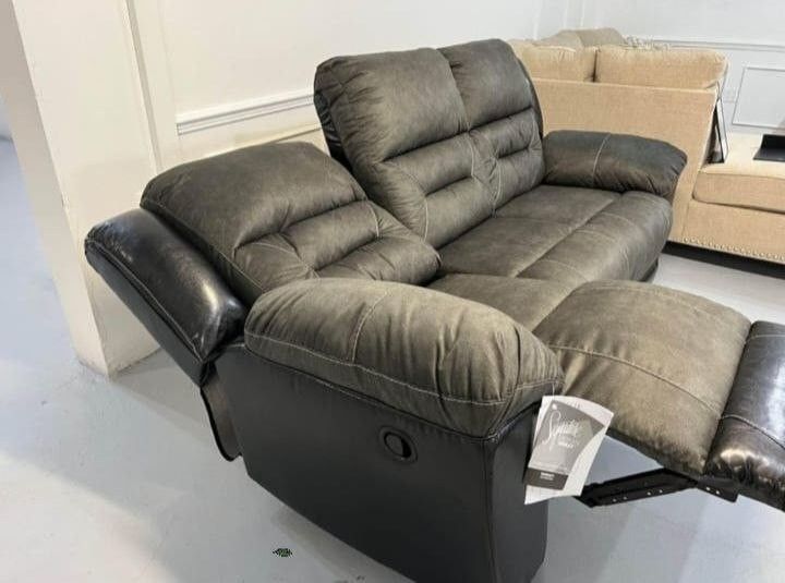 EARHART SLATE RECLINING LOVESEAT WITH CONSOLE