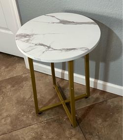 (NEW) 16” Wide Round Side Table