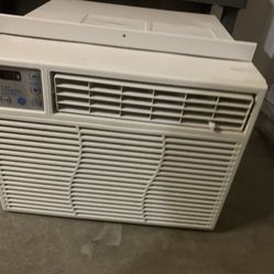 Selling Air Conditioner 