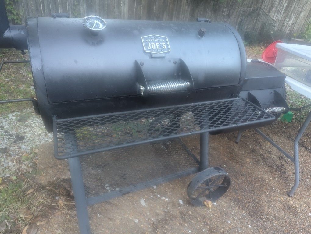 Oklahoma Joe Longhorn Offset Smoker Grill