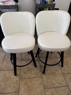 Set of 2 White Upholstered Bar Stools