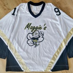 MAGGIE'S PUB LEPRECHAUN FOUR LEAF CLOVER LOGO CCM SENIOR X-LARGE RETRO PITTSBURGH PENGUINS ROAD #19 BEER LEAGUE HOCKEY JERSEY!!! 🍀🏒🥅🚨🤍💛🖤😍