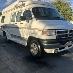 1998 Coach House widebody coachman class B Dodge ram all original