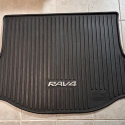 Toyota RAV4 Trunk Mat