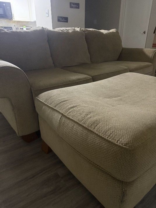 Living Room Chairs & Ottoman