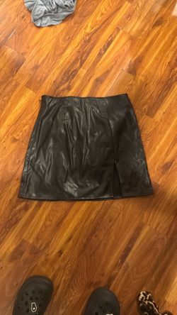 Pleather skirt size large never used