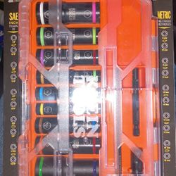 Klein Tools #65239
KNECT™ Flip-20 Impact Socket Set, SAE and Metric, 13-Piece