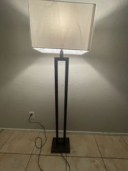 Modern floor lamp