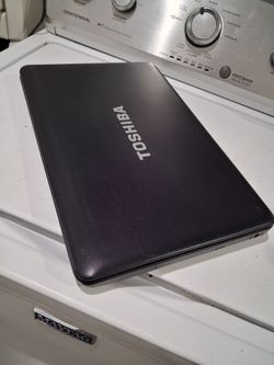 Toshiba laptop computer windows 10. Battery doesn't charge,  but it works good plugged.  15 inches screen.  AMD E- 300 APU Radeon processor.  HD.  4gb