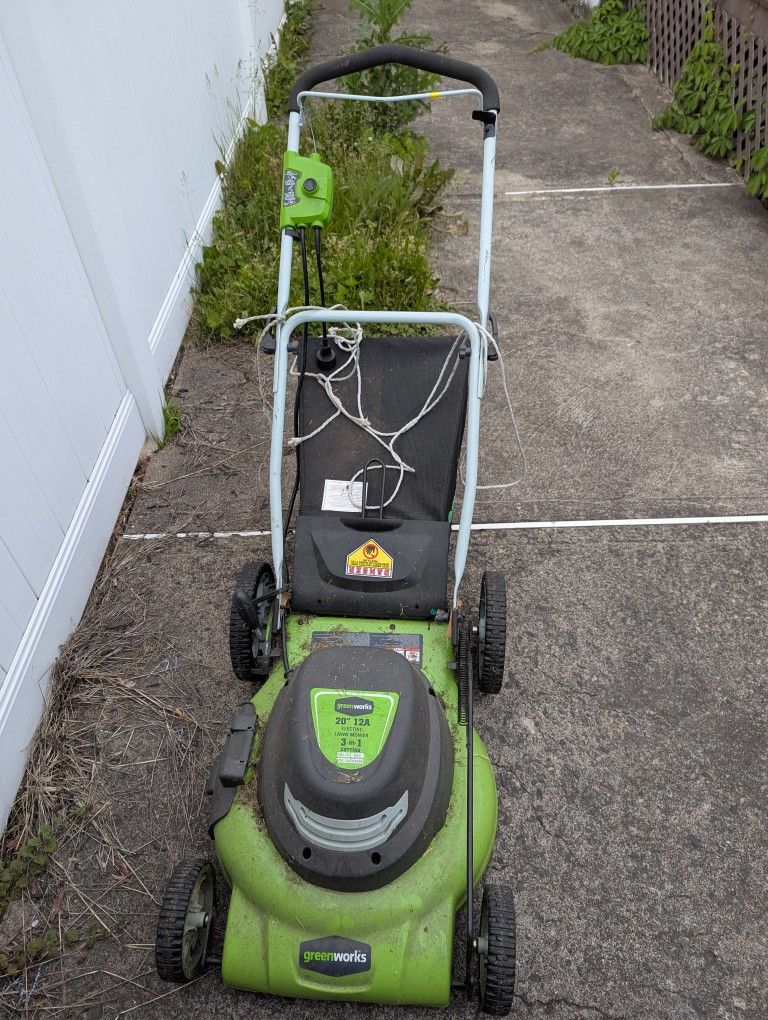 12 Amp 20 Inch Lawn Mower