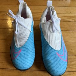 Nike Phantom GX Youth Academy Dynamic Fit Indoor Turf Soccer Shoes