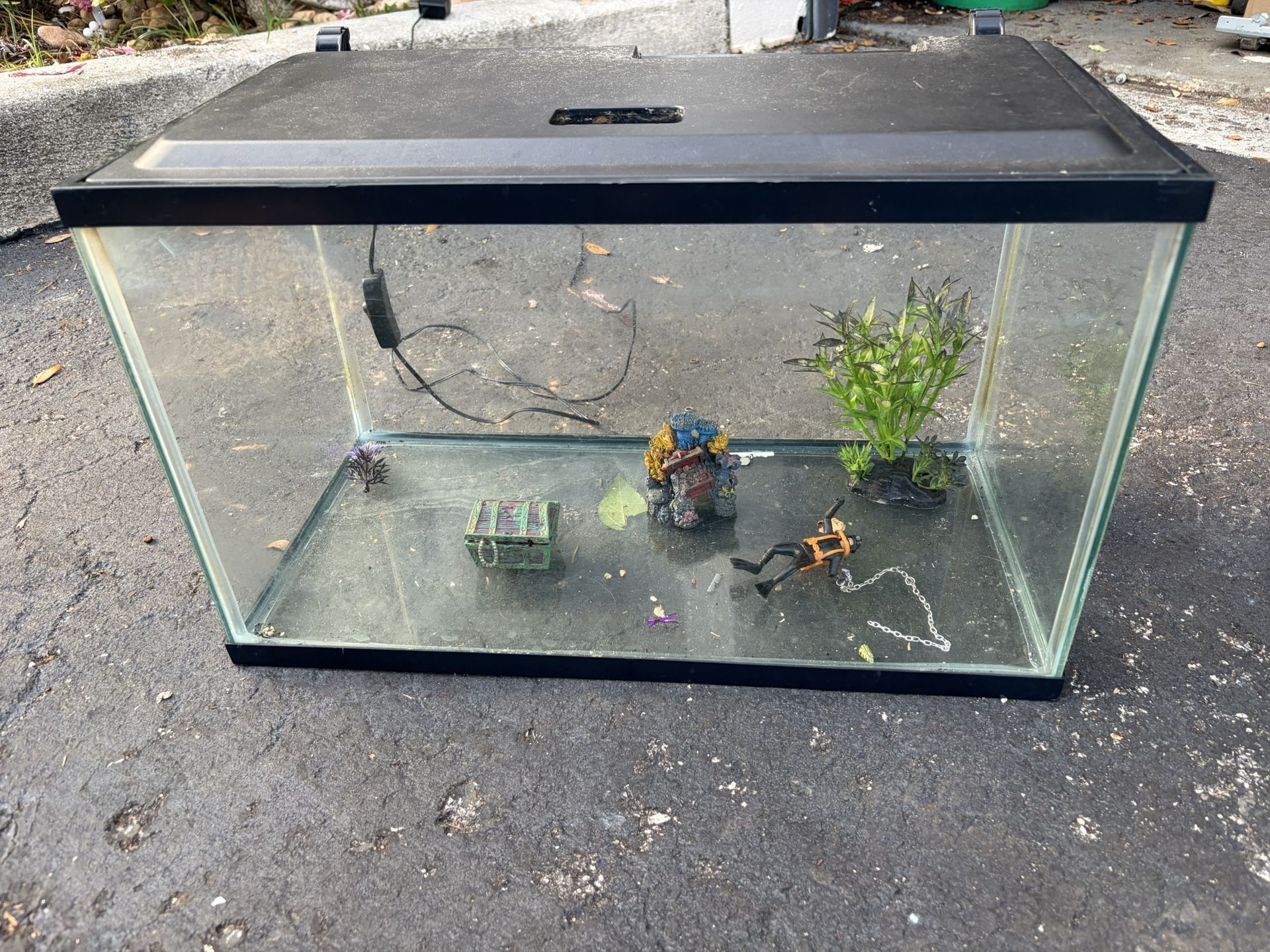 Fish Tank 10 Gal Aquarium With Cover And Light Decor Etc