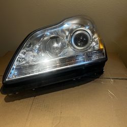 ‘08 GL550 Driver Headlight