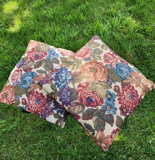 Vintage Rose Floral Accent Throw Pillow Set (2)