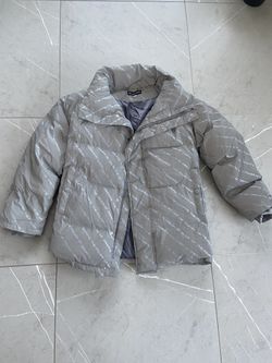 Balenciaga Men's Power Of Dreams Puffer Jacket In Grey
