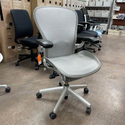 Herman Miller Aeron Fully Adjustable Size C Titanium Frame SKU5989