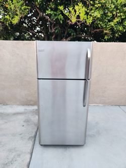3MONTHS WARRANTY 30X30X66 FRIGIDAIRE FRIDGE 18CUFT SILVER 
