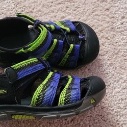 Keen Boys, Girls Toddler sandals, water shoe, light weight. Size 6