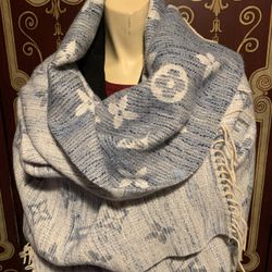 Original Louis Vuitton sky blue and beige Longscarf