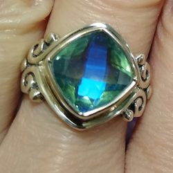 Simply Beautiful 🆕 Designer Sterling Silver Genuine Quartz Ring 💍 SIZE 7! 💚💙