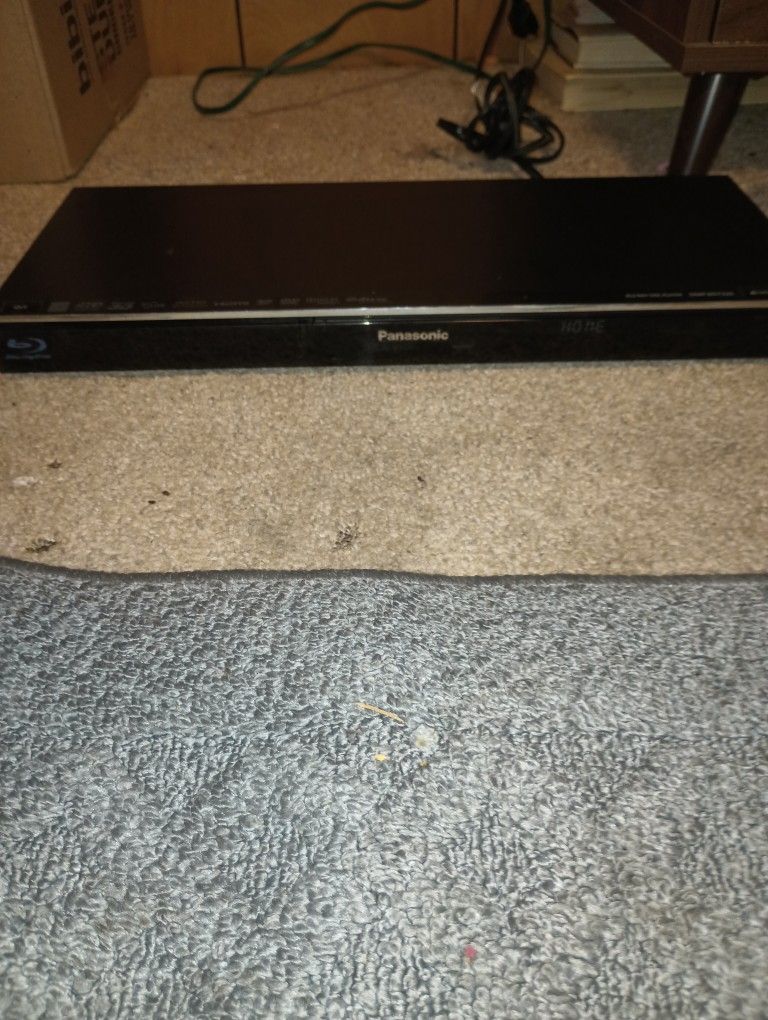 Panasonic DMP-BDT220 Integrated Wi-Fi 3D BluRay DVD Player  