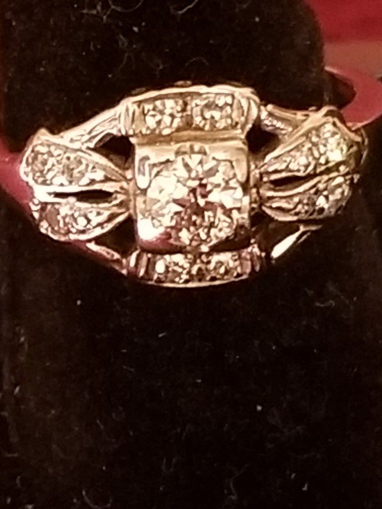 14k Antique 1/2 Carrot Diamond Ring