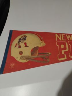 Vintage New England Patriots Helmet Full-Sized Felt Pennant NFL Football $20.00