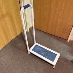 Support Step Stool with Handle (anti-slip surface)