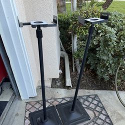 Used speaker stands