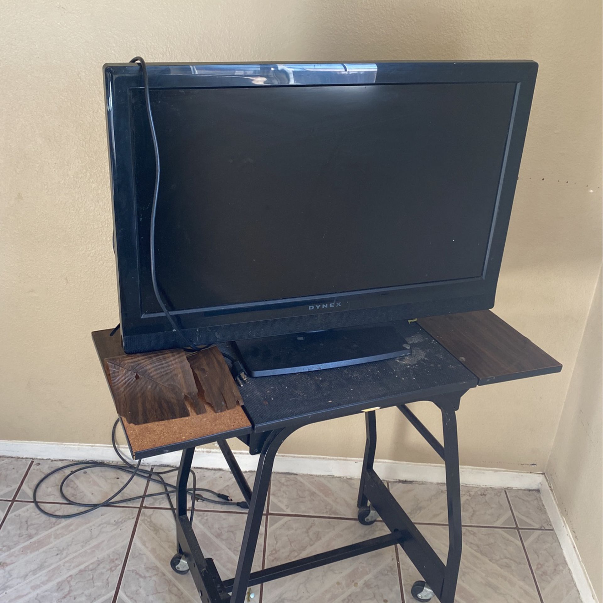 32” Tv With Table desk Stand  LCD Monitor 