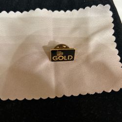Vntg Pin