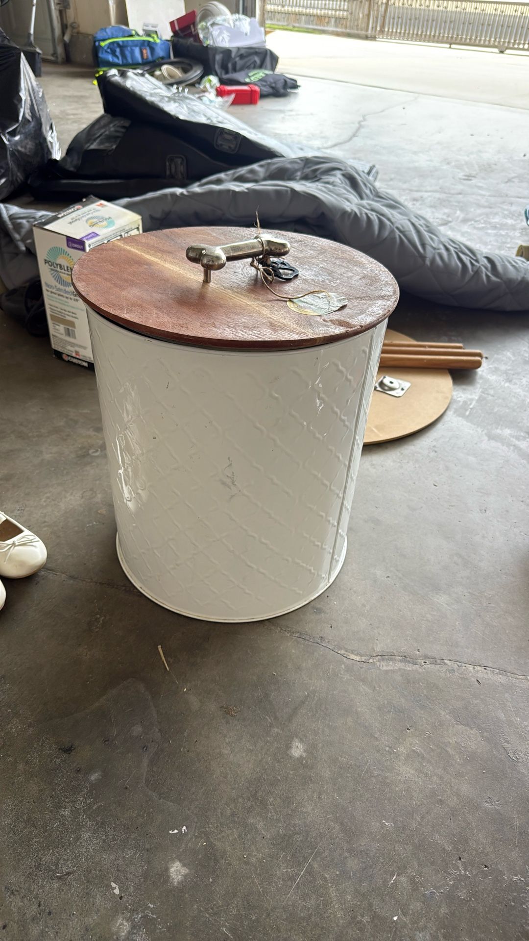 🐾 Pet Food Storage Tin / Decorative Container