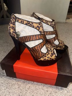 Women's 7.5 W High Heels New Guess Animal Print