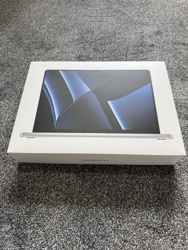 MacBook Pro 16-inch M2 Max Laptop 32GB RAM, 1TB SSD