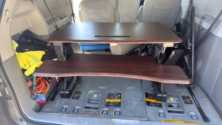 Desk table