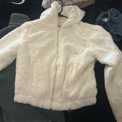 White Fur Jacket  Fashion Nova  Size m