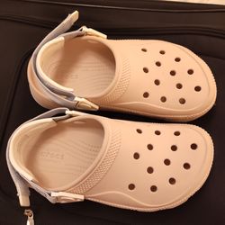 Crocs Women size 7